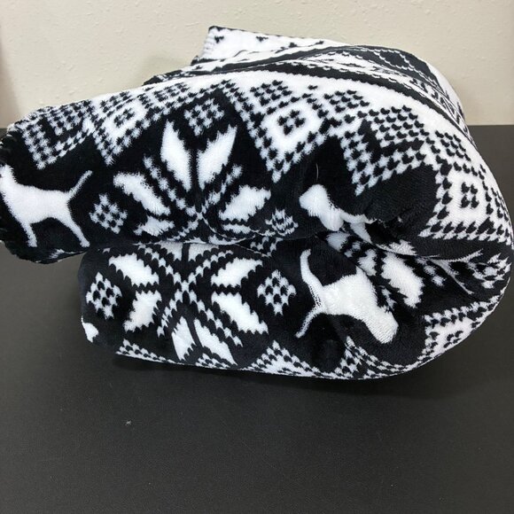 PINK Victoria’s Secret Sherpa Lined Blanket Fair Isle 50x60 - Picture 7 of 8